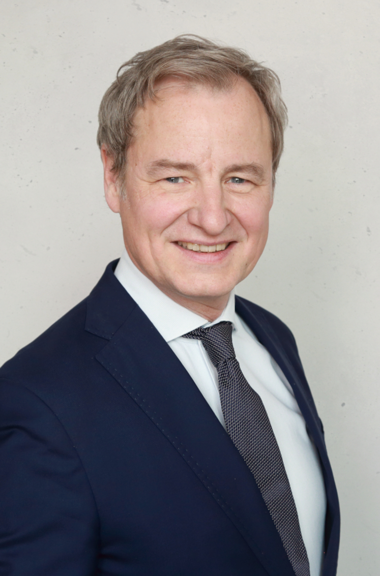 Dr. Pascal Decker
